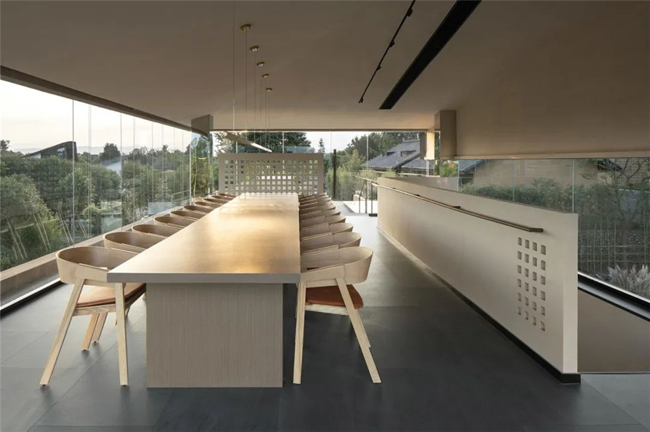 露臺餐廳設(shè)計(jì)-傳統(tǒng)又現(xiàn)代的椒蘭山房高端民宿設(shè)計(jì)案例 露臺餐廳設(shè)計(jì)-傳統(tǒng)又現(xiàn)代的椒蘭山房高端民宿設(shè)計(jì)案例