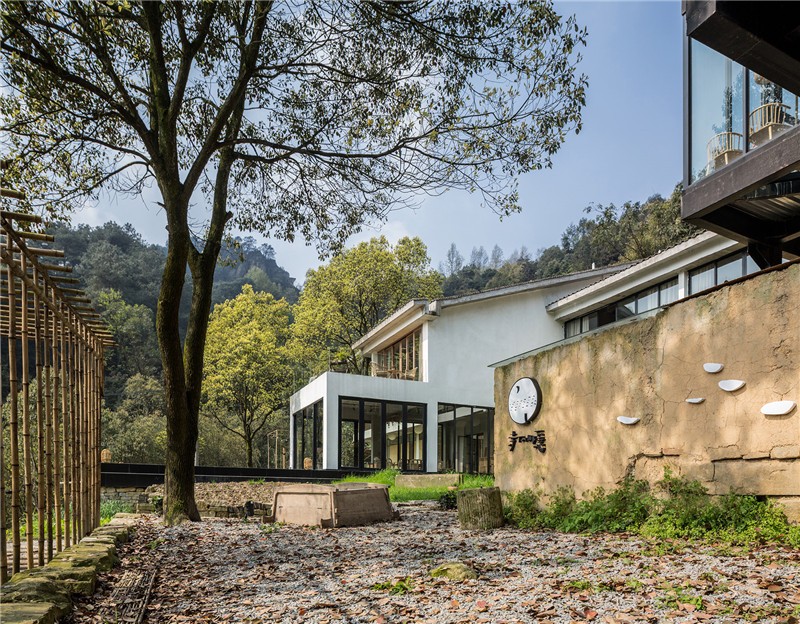 老房藝術(shù)改造 虎峰山寺下山隱民宿設(shè)計案例 老房藝術(shù)改造 虎峰山寺下山隱民宿設(shè)計案例