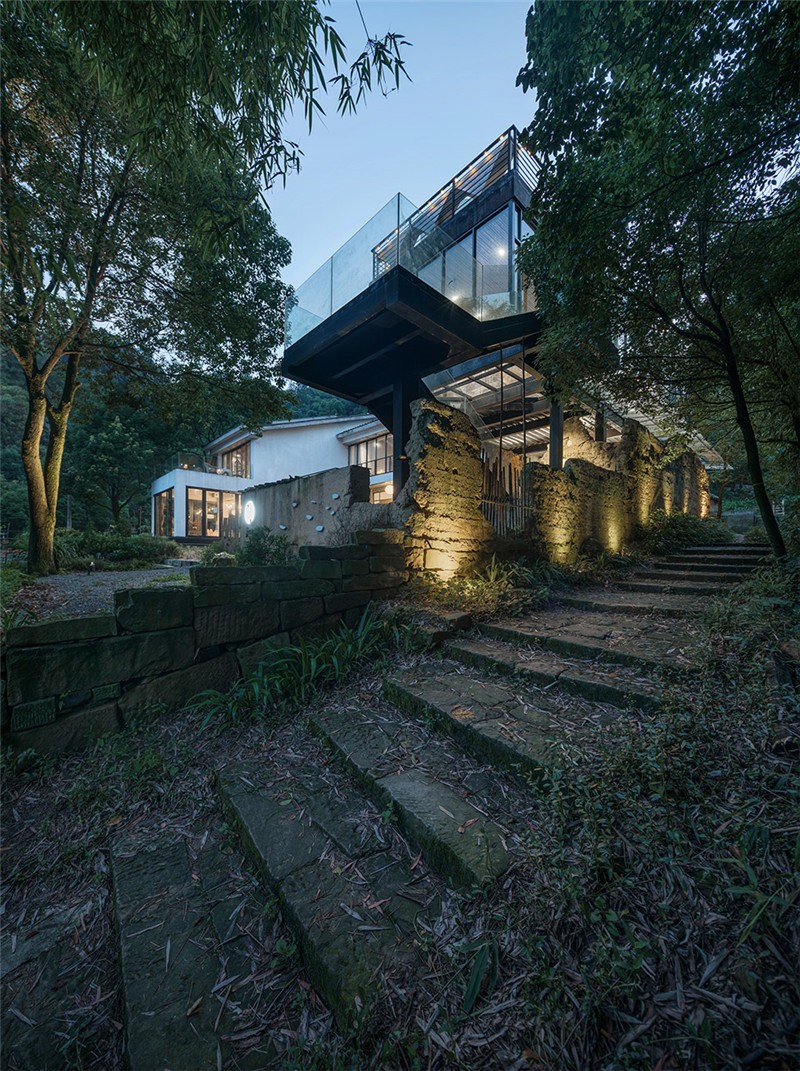 老房藝術(shù)改造 虎峰山寺下山隱民宿設(shè)計案例 老房藝術(shù)改造 虎峰山寺下山隱民宿設(shè)計案例