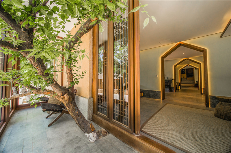 云南大理沙溪樹下客棧民宿設計 凹凸民宿酒店設計公司