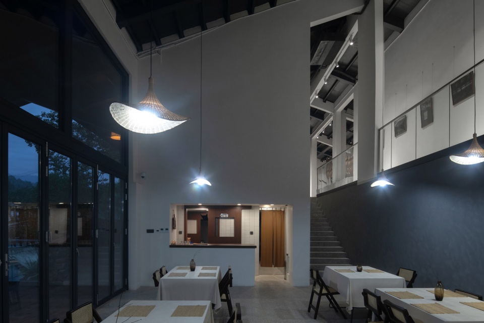 極簡風(fēng)鄉(xiāng)村民宿改造設(shè)計(jì) 溪邊酒店民宿設(shè)計(jì)賞析 極簡風(fēng)鄉(xiāng)村民宿改造設(shè)計(jì) 溪邊酒店民宿設(shè)計(jì)賞析