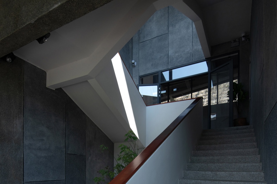 極簡風(fēng)鄉(xiāng)村民宿改造設(shè)計(jì) 溪邊酒店民宿設(shè)計(jì)賞析 極簡風(fēng)鄉(xiāng)村民宿改造設(shè)計(jì) 溪邊酒店民宿設(shè)計(jì)賞析