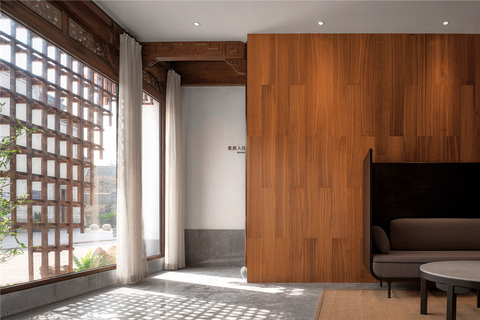 凹凸民宿酒店設(shè)計(jì)公司