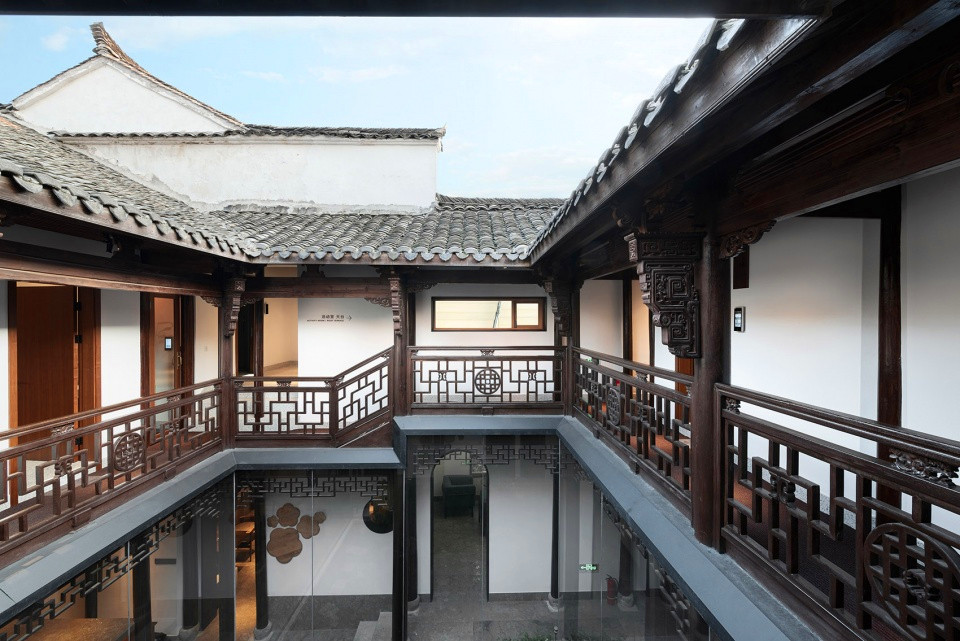 凹凸民宿酒店設(shè)計(jì)公司