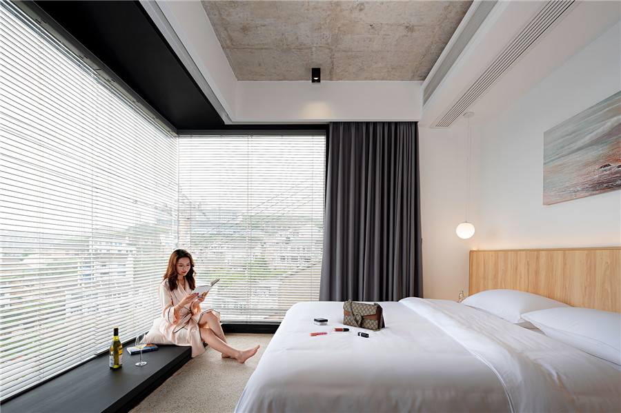 凹凸民宿酒店設(shè)計公司