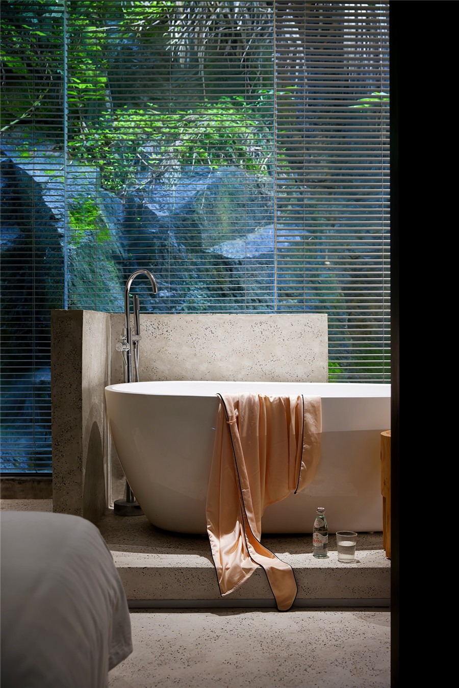 凹凸民宿酒店設(shè)計公司