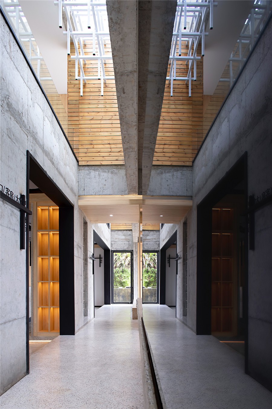 凹凸民宿酒店設(shè)計公司