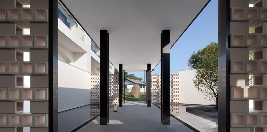 凹凸民宿酒店設(shè)計(jì)公司