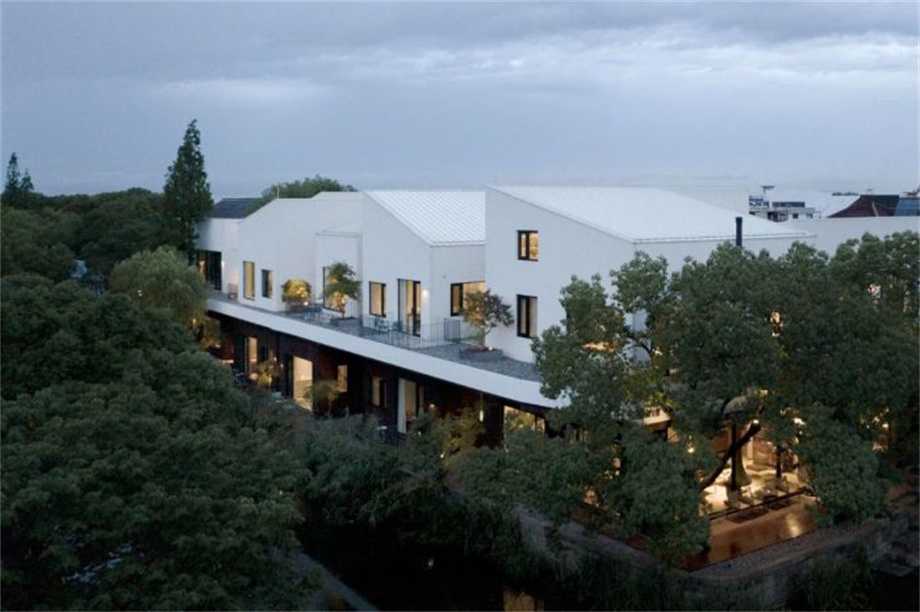 凹凸民宿酒店設(shè)計(jì)公司